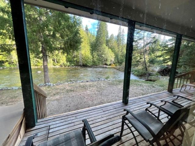 Cozy Riverfront Retreat Leavenworth Exterior photo